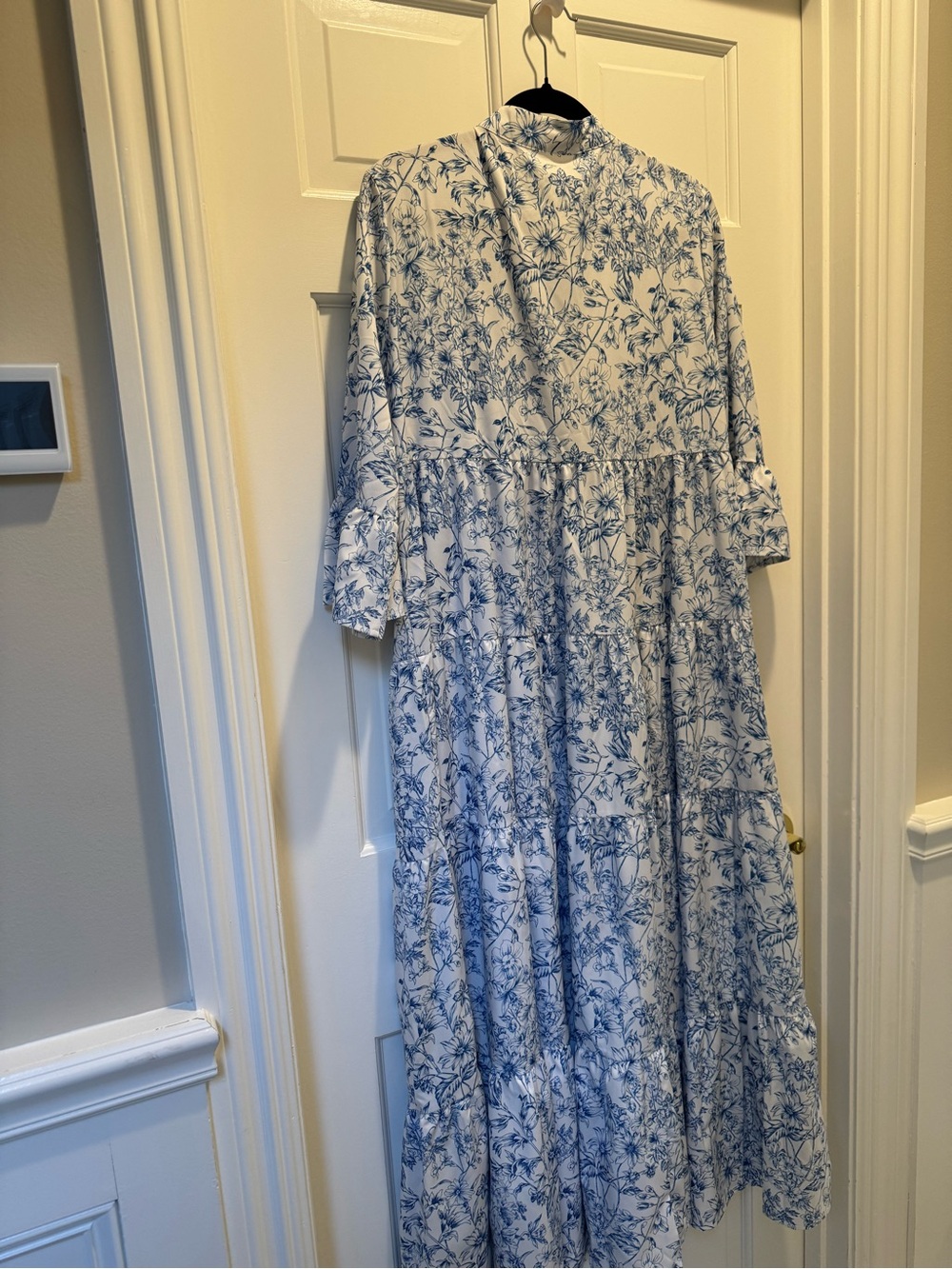 Blue & White Floral Tiered Maxi Dress - Women - Picture 5 of 6